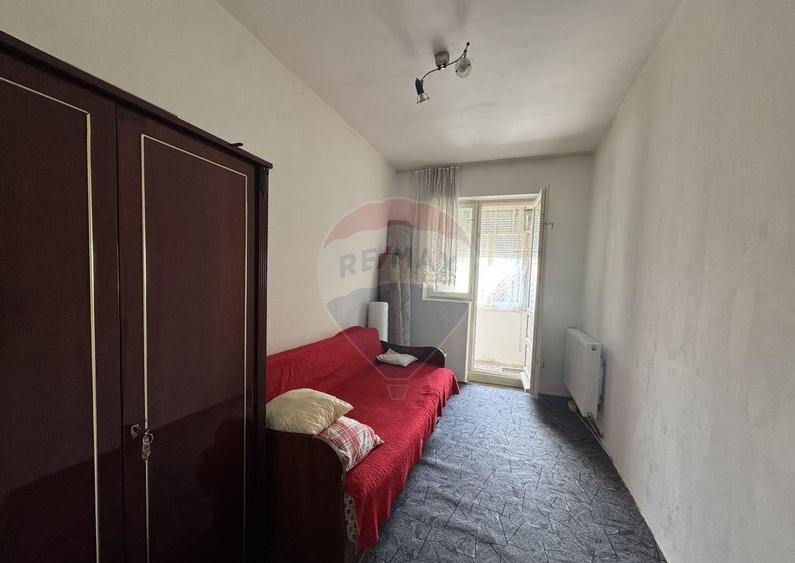 Ap. cu 3 camere, et.4, str. Feleac 1A - 8