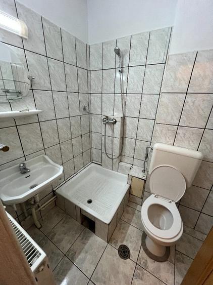 INCHIRIEZ apartament 4 camere decomandat, zona Vasile Aaron - 4