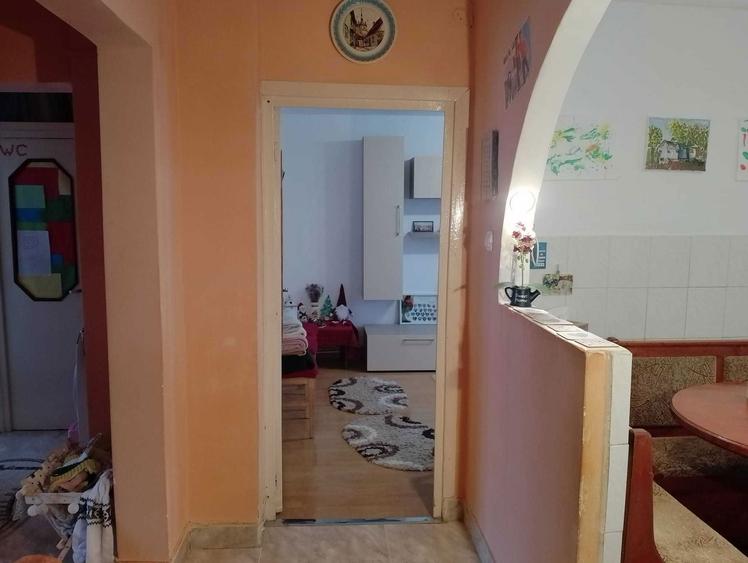 Vand apartament cu 3 camere - 1