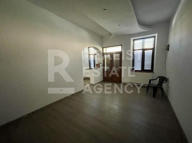 Vânzare, clădire impresionantă, 11 camere, 9 dormitoare, Păcurari - 10