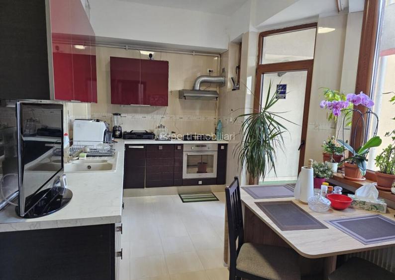Apartament 2 camere situat in zona Trocadero
