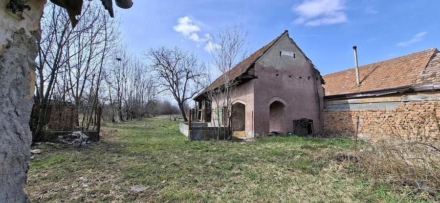 Vand Casa Compusa din 4 Camere - 1