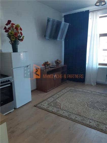 Apartament 3 camere cf 1 decomandat zona Centru - 2