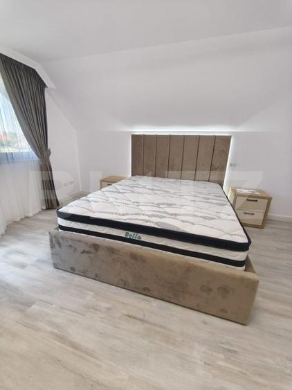 Casă individuală cu 6 camere cu Canalizare în Central