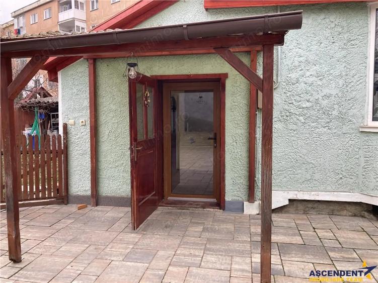Casa 3 camere, recomandata:centru servicii cabinet birouri, Central, Sfantu Gheorghe - 10
