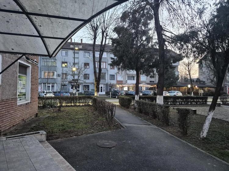 Central hunedoara spatiu comercial birouri salon 58mp - 4