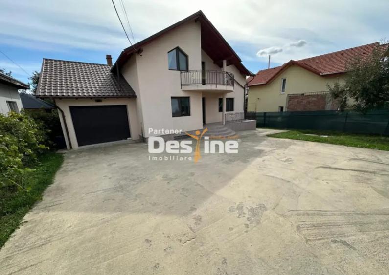 Pa?cani - Vila spa?ioasa cu terase, garaj ?i curte mar - 3