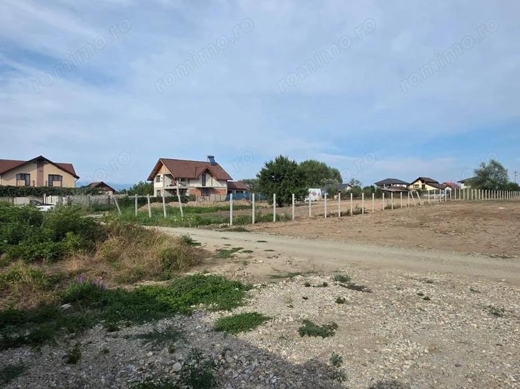 Teren cur?i - construc?ii, cartier Sisesti - 3