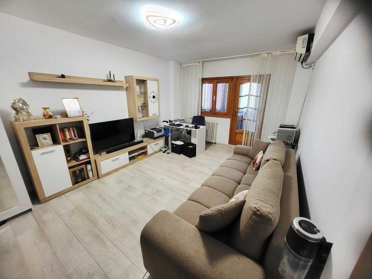 Apartament cu 2 camere decomandat în Sud