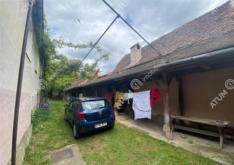 Casa cu 4 camere si anexe in comuna Mohu din Selimbar - 2