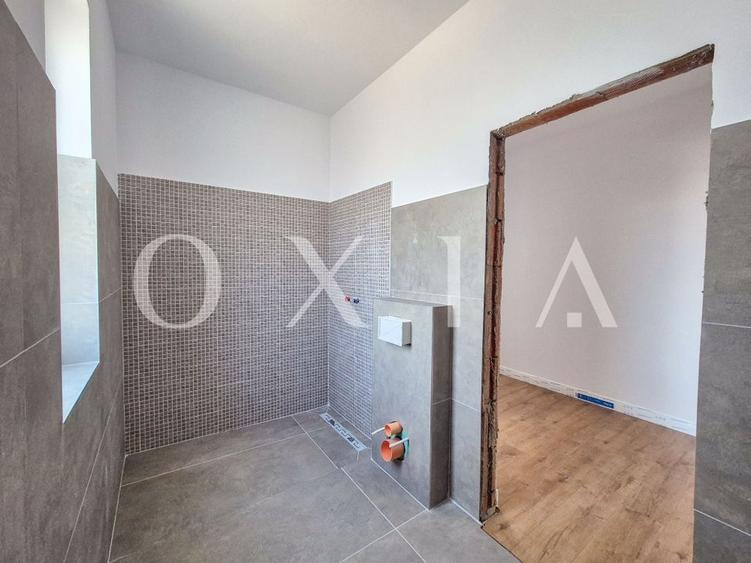 AX1030 Mosnita Noua, 1/2 Duplex Despartit Prin Camera Tehnica - 8