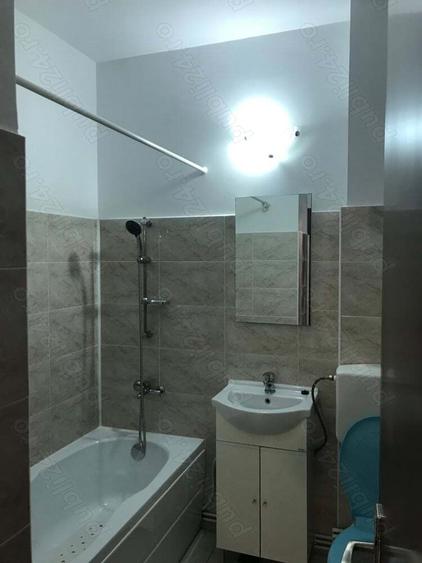 de vanzare apartament 3 camere in centru Onesti judetul Bacau - 8