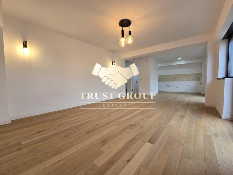 Apartament cu 3 camere decomandat în Polonă