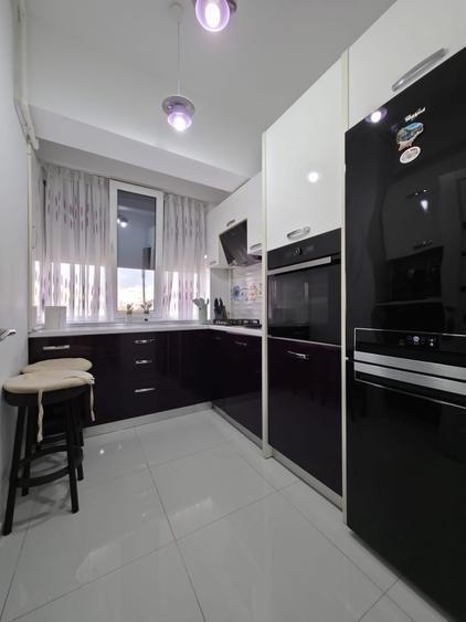 4 Camere 86mp Zona Euromaterna- Al. Murelor Loc Parcare - 2