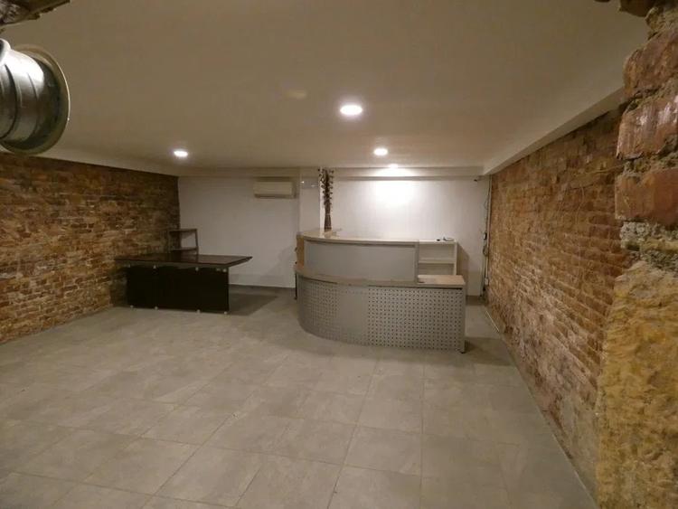 Spatiu comercial la subsol, zona Centrala - 1