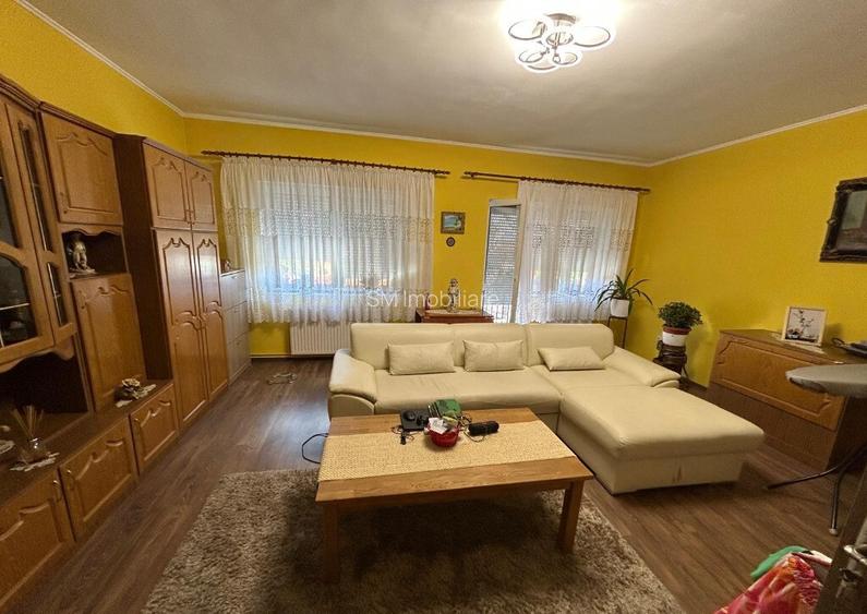 Casa spa?ioasa zona Titulescu Satu Mare ideala 1/3 familii sau birou Casa spa?ioasa zona Titulescu Satu Mare ideala 1/3 familii sau birou