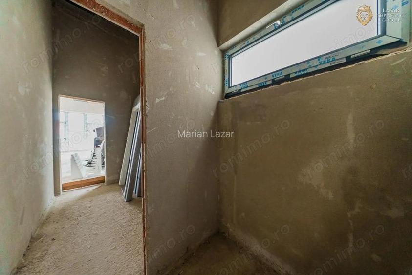 Spatiu Comercial Premium 370 mp, Vitrina 13 m, 3 Intrari Adora Par