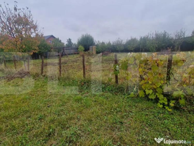 Teren Intravilan Harman cu utilitati , ingradit si casauta d - 5