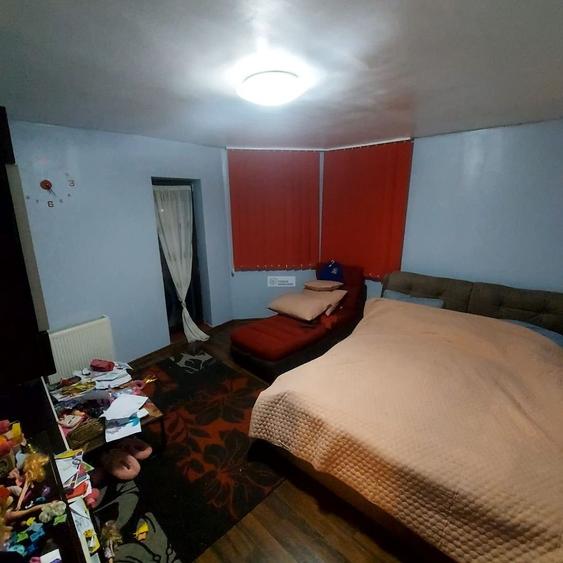 De vanzare 4 camere/97 mp utili/Scoala 10/Focsani/et 3/4 - 5