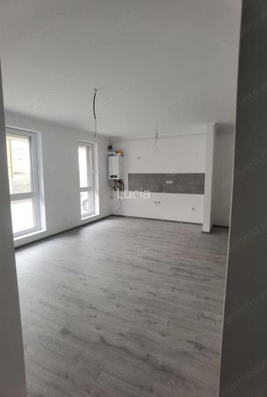 2 cam finalizat asfalt loc de parcare in CF zona Braytim