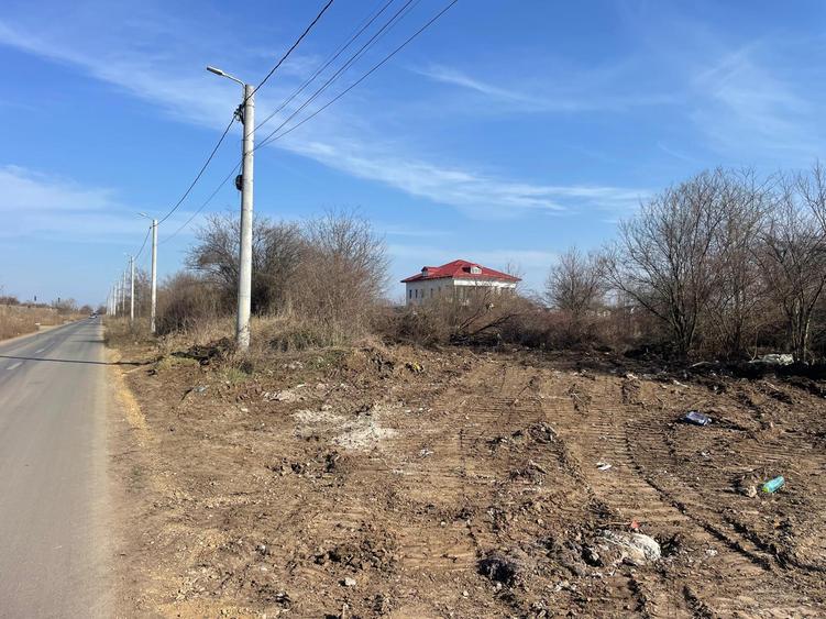 TEREN DE VÂNZARE -STR.DRUMUL GĂRII BALOTEȘTI CU DESCHIDERE DE 75 ML. - 1