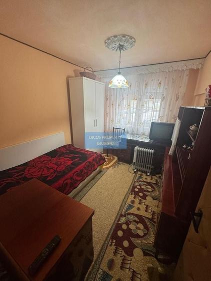 Apartament 4 camere de vânzare – zonă Școala 8 - 14