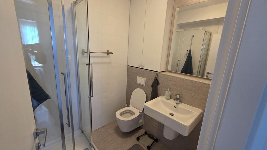 Apartament cu 3 camere decomandat în Bucureștii Noi