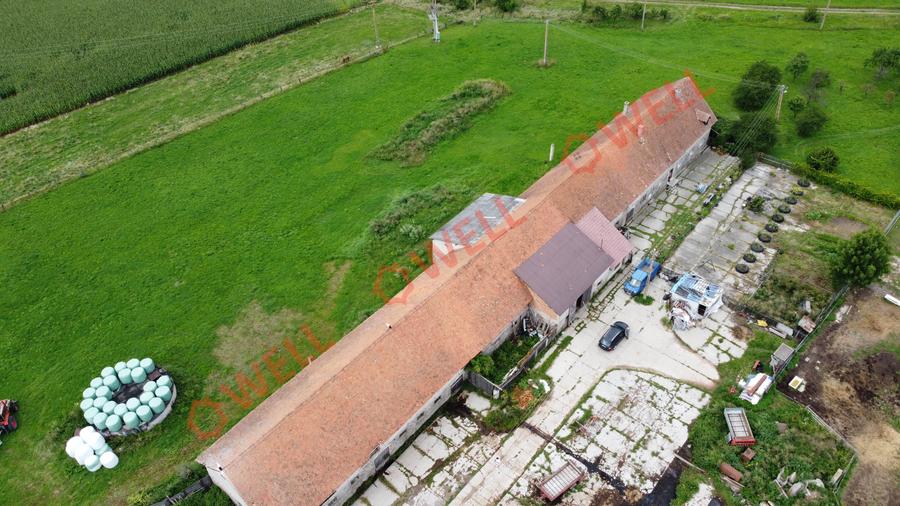 Clădire de depozitare cu locuință amenajată de vânzare în Bixad! - 2