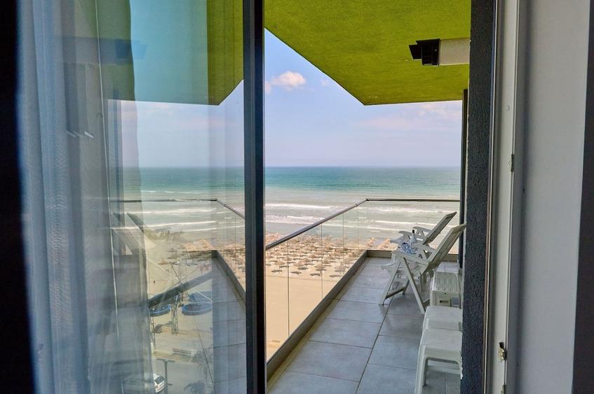 Apartament cu 3 camere decomandat în Mamaia-Sat