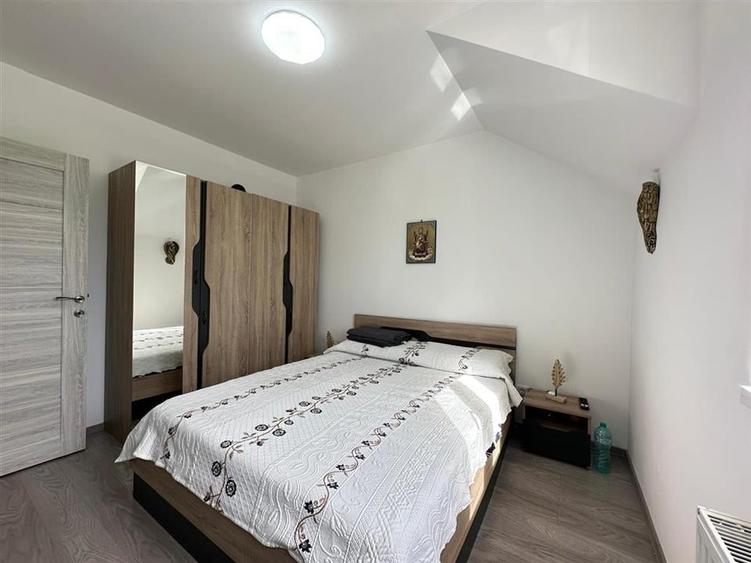 Casa 4 camere 2 bai balcon zona Terezian - 6