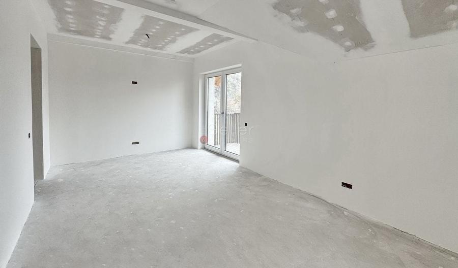 Complex cu acces limitat, retras de traficul urban - 10