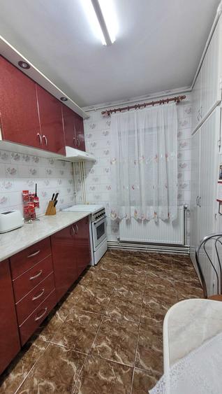 Inchiriez apartament 2 camere + parcare, zona Orizont, Micalaca - 1