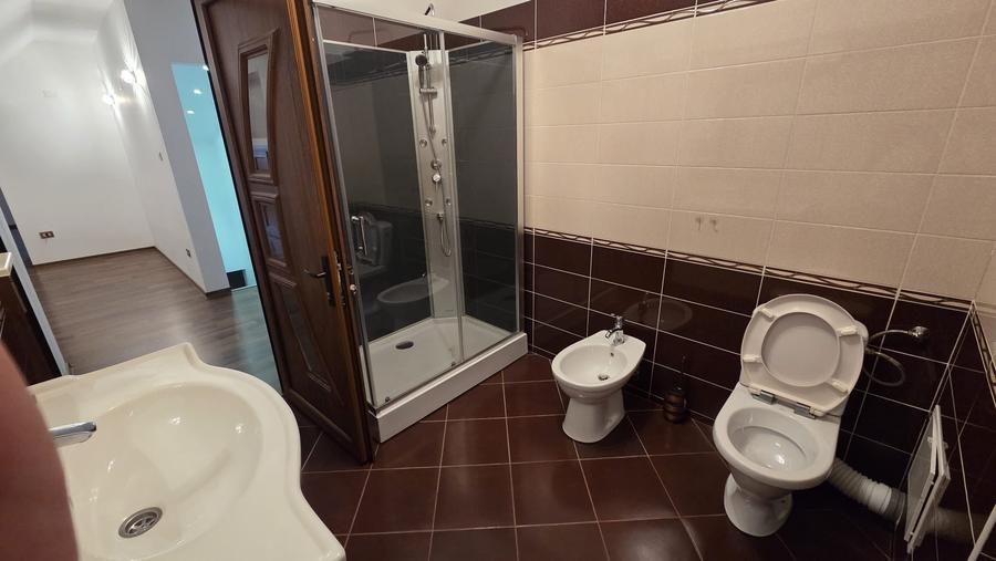 Casă individuală cu 6 camere cu Canalizare în Dancu