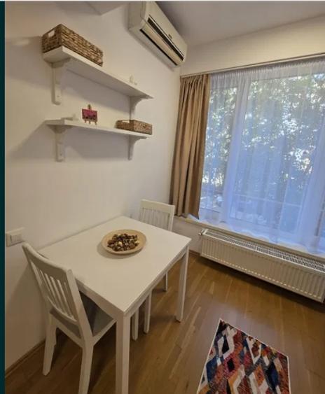 Tineretului,et 1/10, decomandata pat matrimonial,Amenajata, centrala,mobilata - 2