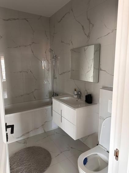Apartament cu 3 camere decomandat, mobilat în Sud