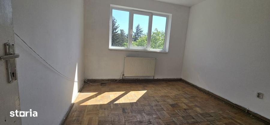 Vanzare Apartament 4 camere | Aleea Trandafirilor Targoviste - 2