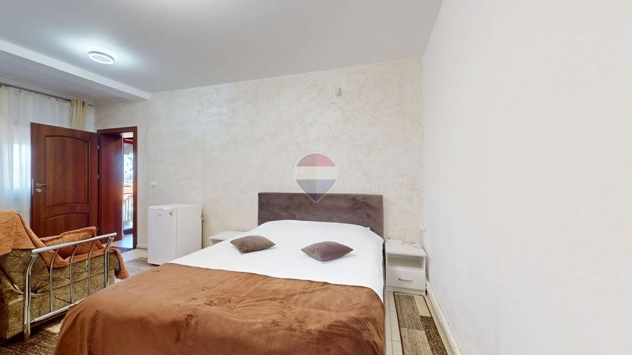 Casă individuală cu 9 camere cu Piscina în Bran