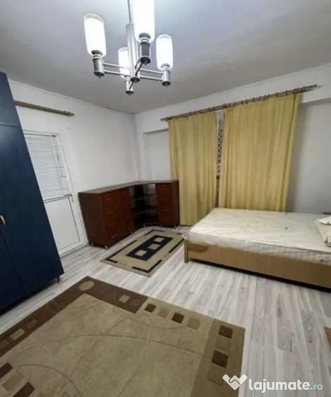 Garsonieră decomandată în Muncii