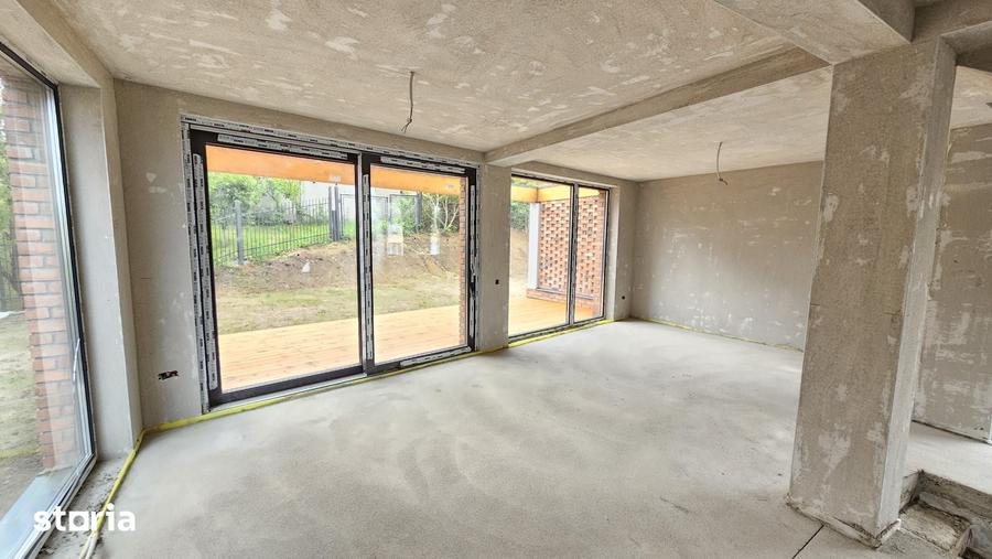 Casă cu 4 camere cu Teren 260 Mp în Gruia