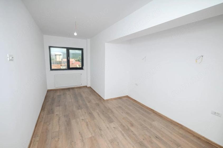 Apartament cu 3 camere decomandat în Ostroveni
