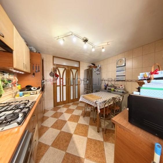 Apartament cu 4 camere decomandat, mobilat în 13 Septembrie