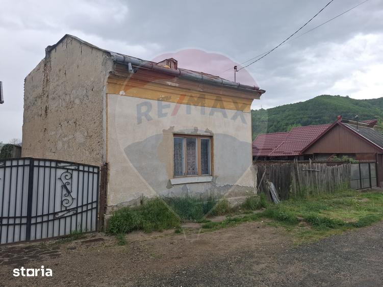 Teren de 1816 mp, în Central