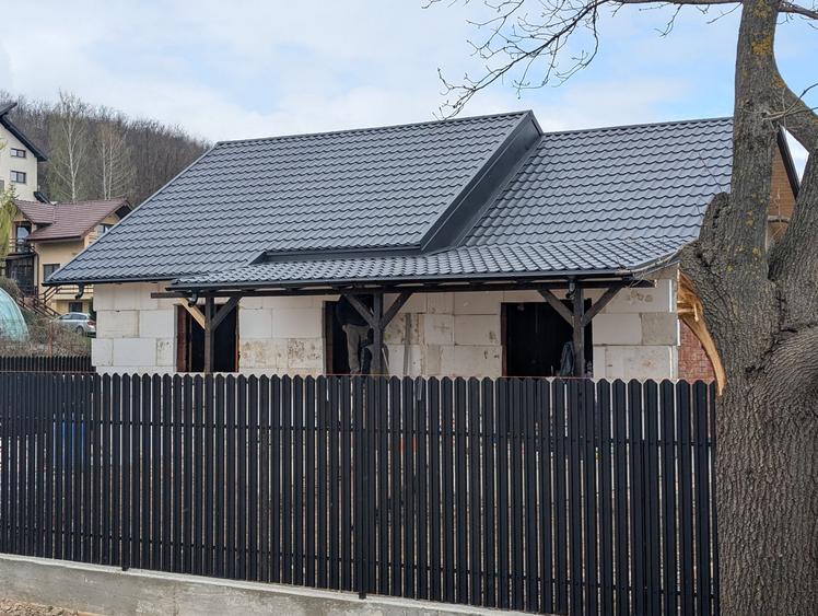 Casă individuală cu 3 camere cu Canalizare în Nord