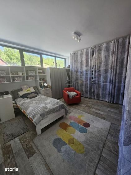 Casă cu 5 camere cu Teren 450 Mp în Central