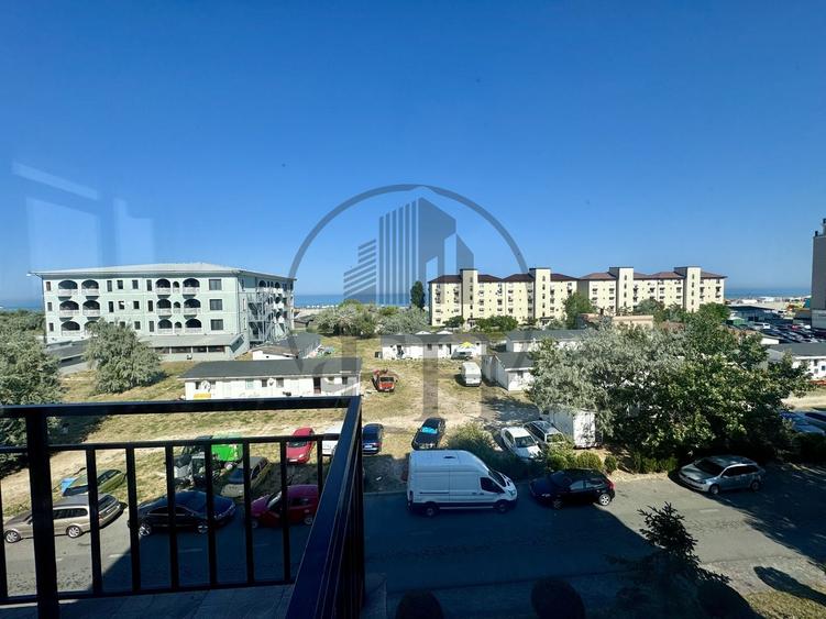 Apartament cu 3 camere decomandat în Sud