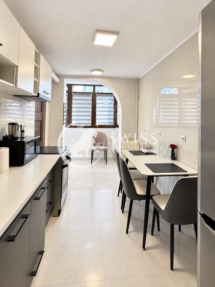 Apartament cu 3 camere decomandat, mobilat în Central
