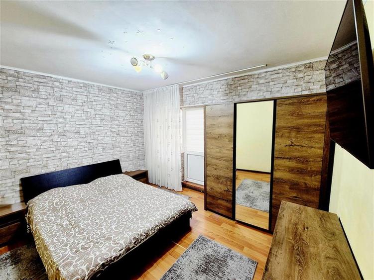 Apartament cu 3 camere decomandat în Lunca Cetățuii
