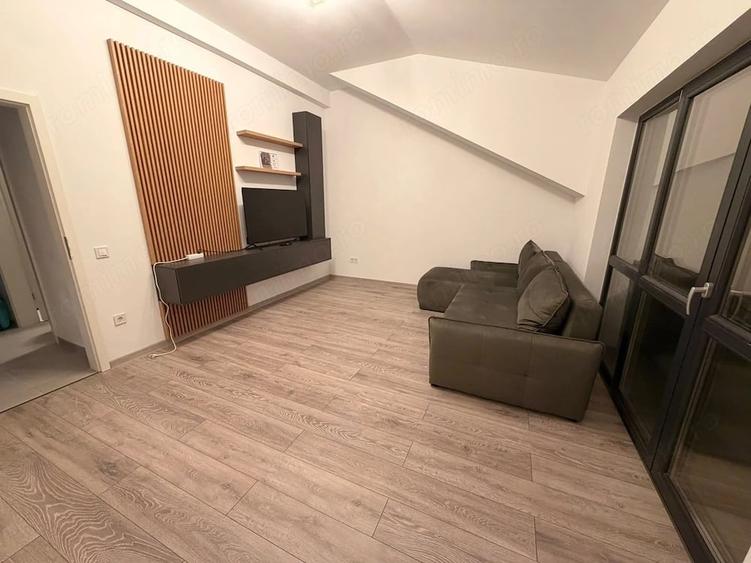 Apartament cu 2 camere decomandat în Sânpetru