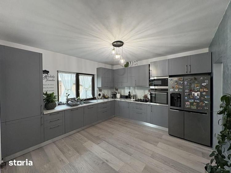 Casă cu 4 camere cu Teren 671 Mp în Central