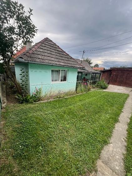 Casă individuală cu 5 camere cu Teren 306 Mp în Periferie